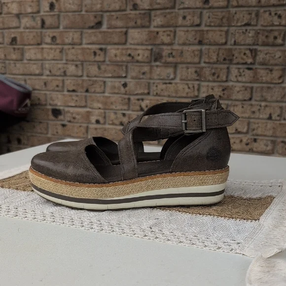 Timberland Platform Sandals - Picture 4 of 6